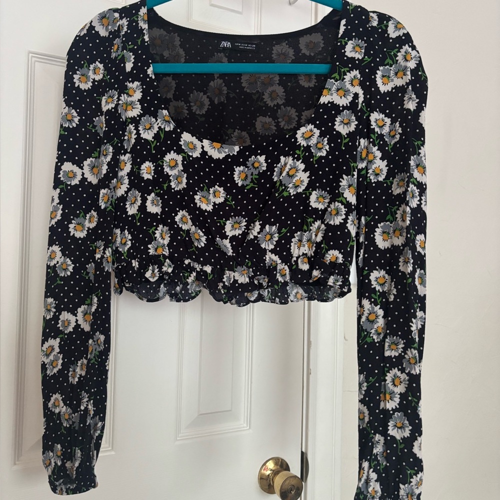 Zara Black and White Floral Ruched Crop Blouse